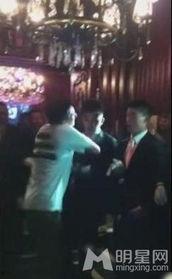 爆料视频打架,街头冲突瞬间，暴力事件引发社会关注  第3张