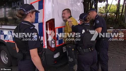 新闻爆料袭警案例视频大全,惊心动魄！袭警案例视频大盘点