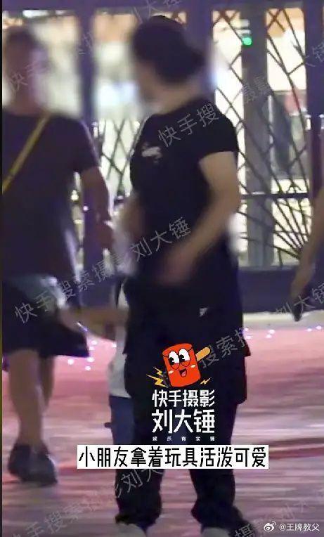 狗仔爆料孩子视频,孩子天真瞬间曝光,网友热议 第3张 狗仔爆料孩子视频,孩子天真瞬间曝光,网友热议 第3张