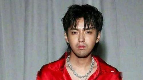 李易峰大粉脱粉爆料视频,揭秘娱乐圈背后的真相 第2张 李易峰大粉脱粉爆料视频,揭秘娱乐圈背后的真相 第2张