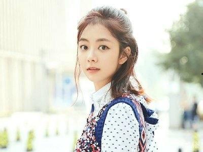 娱乐圈吃瓜群众最新爆料,神秘恋情曝光，当红明星竟与素人牵手？  第2张