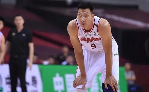 苏群爆料阿联伤势视频,揭秘赛场瞬间，关注球员健康  第2张