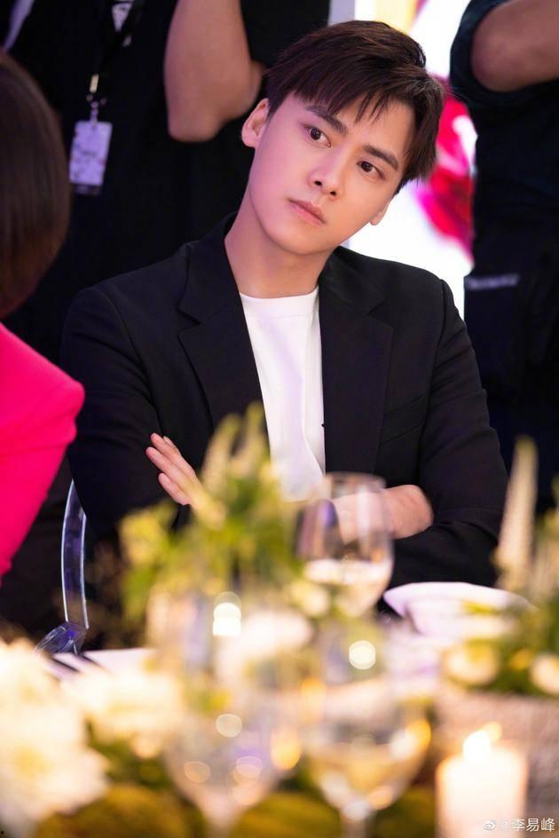 最新圈内爆料李易峰中秋,神秘事件引热议 第3张 最新圈内爆料李易峰中秋,神秘事件引热议 第3张