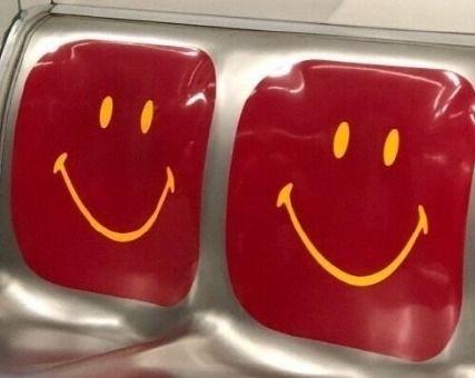 娱乐吃瓜的文案搞笑,笑料百出,吃瓜群众笑翻天!